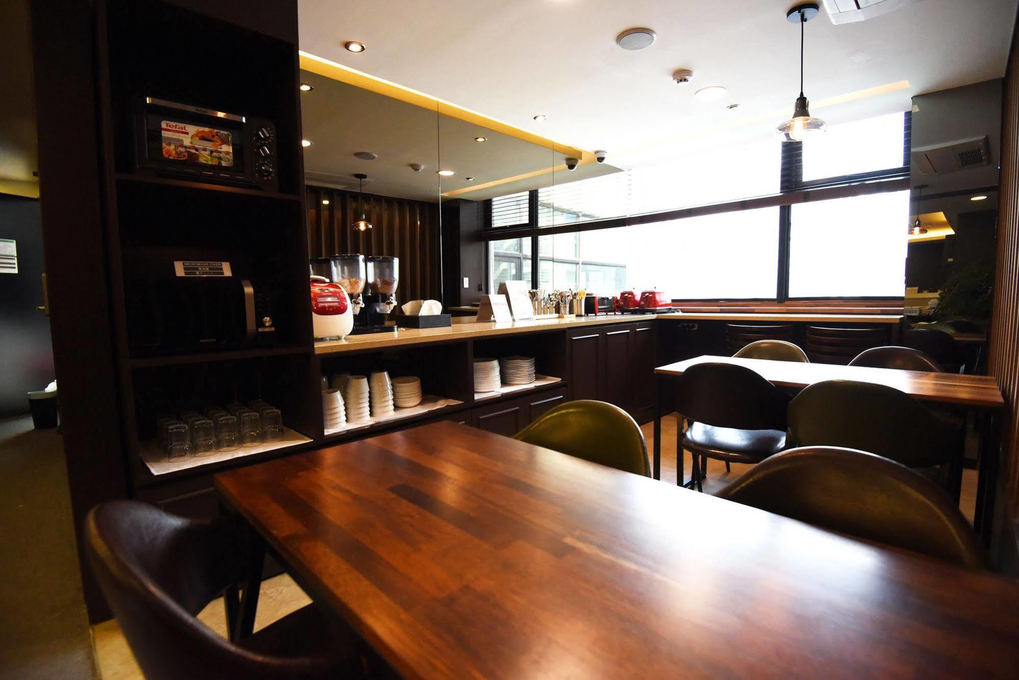 Hostel 57 Myeongdong *